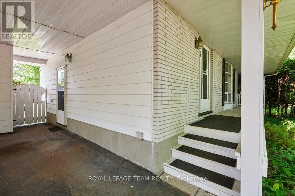 Property at 16 KEEWATIN CRESCENT image 3