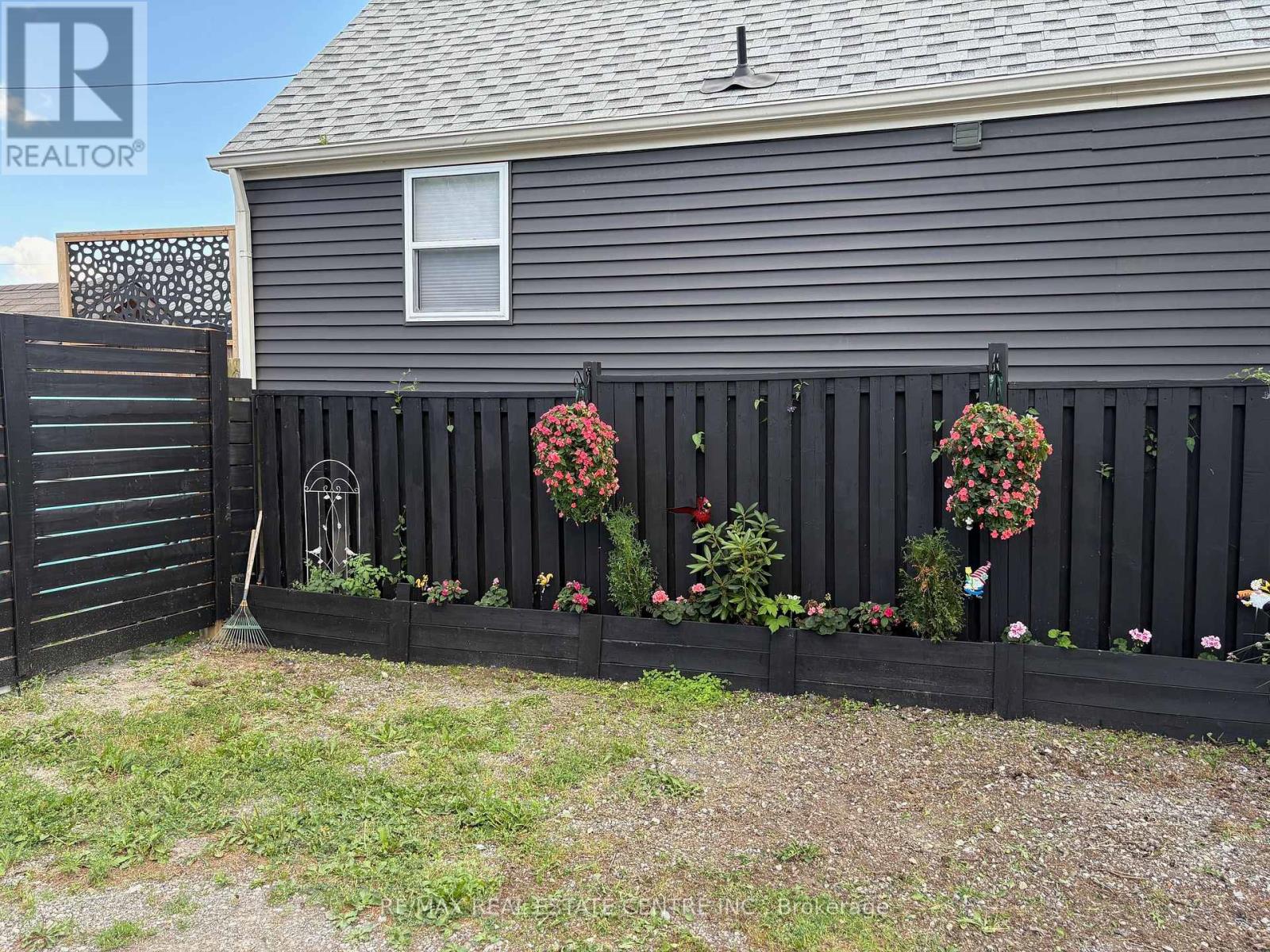 664 Wallace Street, Chatham-Kent, Ontario  N8A 1K3 - Photo 24 - X12124774