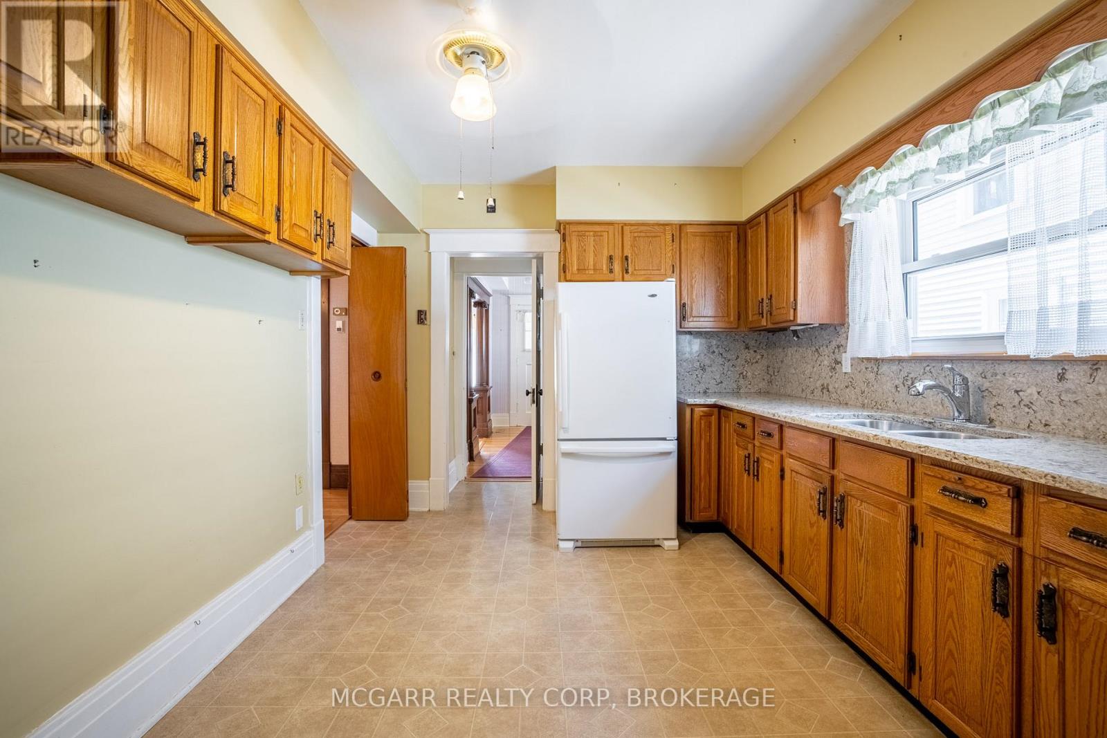 160 Main Street, St. Catharines, Ontario  L2N 4V5 - Photo 16 - X12315564