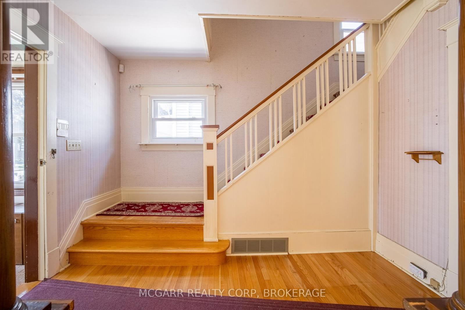 160 Main Street, St. Catharines, Ontario  L2N 4V5 - Photo 17 - X12315564