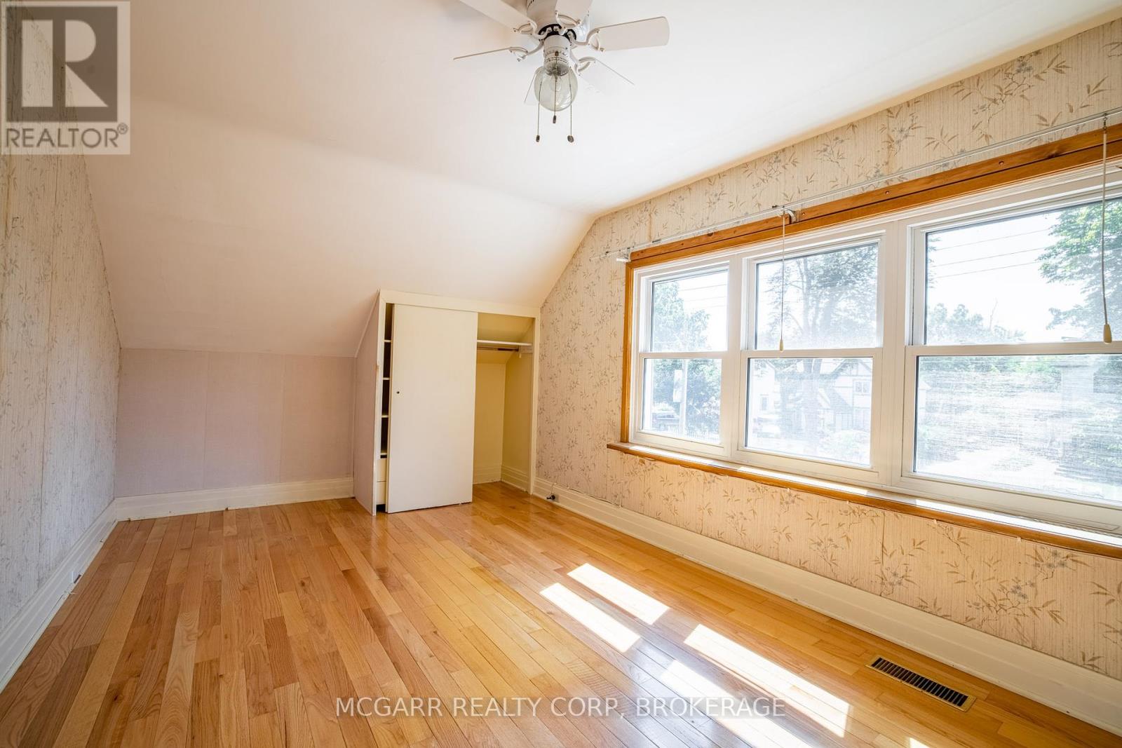 160 Main Street, St. Catharines, Ontario  L2N 4V5 - Photo 18 - X12315564