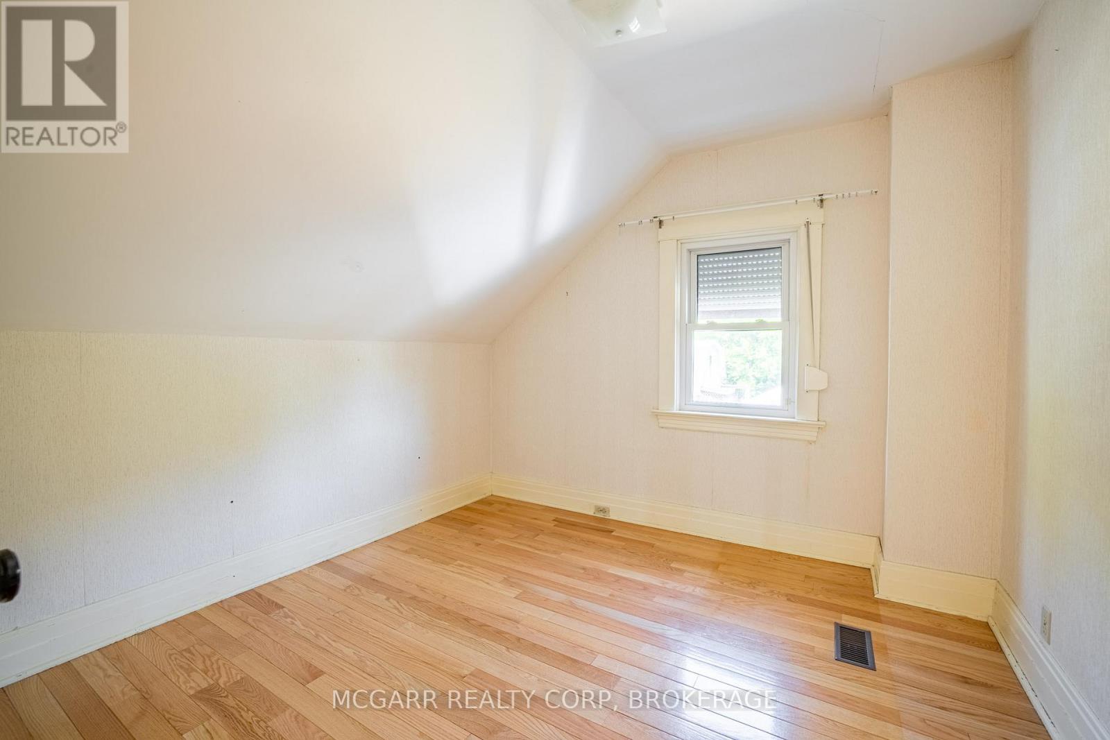 160 Main Street, St. Catharines, Ontario  L2N 4V5 - Photo 22 - X12315564