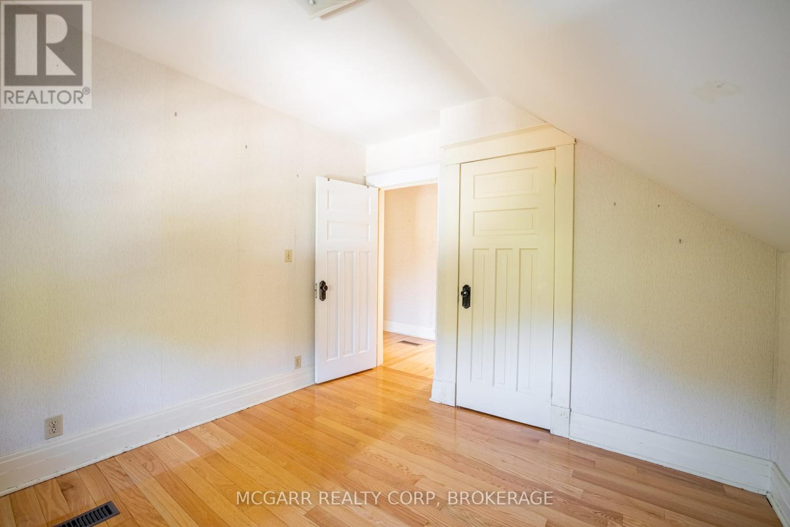 160 Main Street, St. Catharines, Ontario  L2N 4V5 - Photo 23 - X12315564