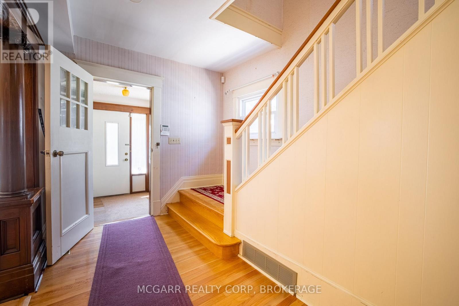 160 Main Street, St. Catharines, Ontario  L2N 4V5 - Photo 5 - X12315564