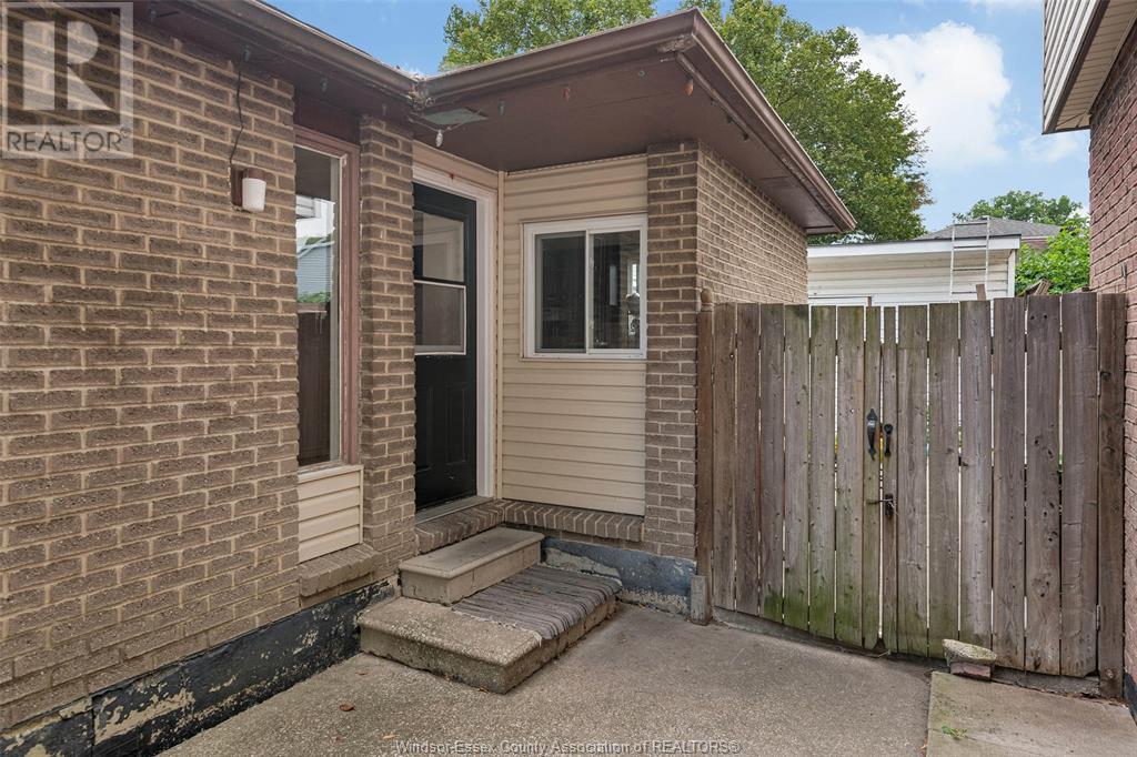 Property at 8671 DARLINGTON CRESCENT image 4