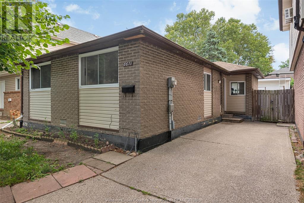 Property at 8671 DARLINGTON CRESCENT image 2
