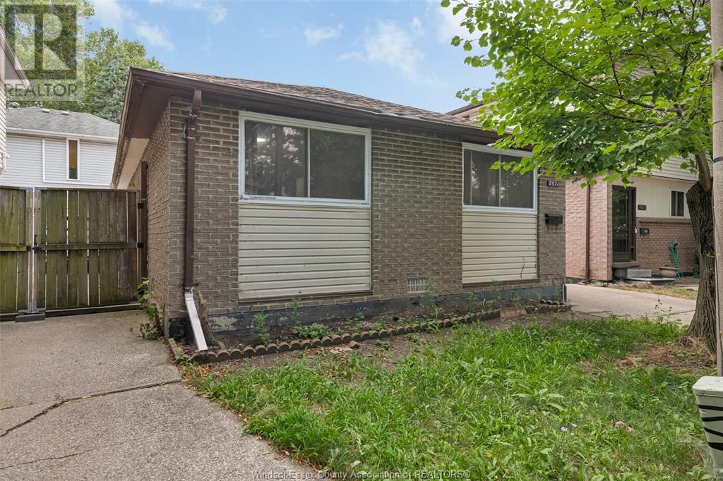 Property at 8671 DARLINGTON CRESCENT image 3
