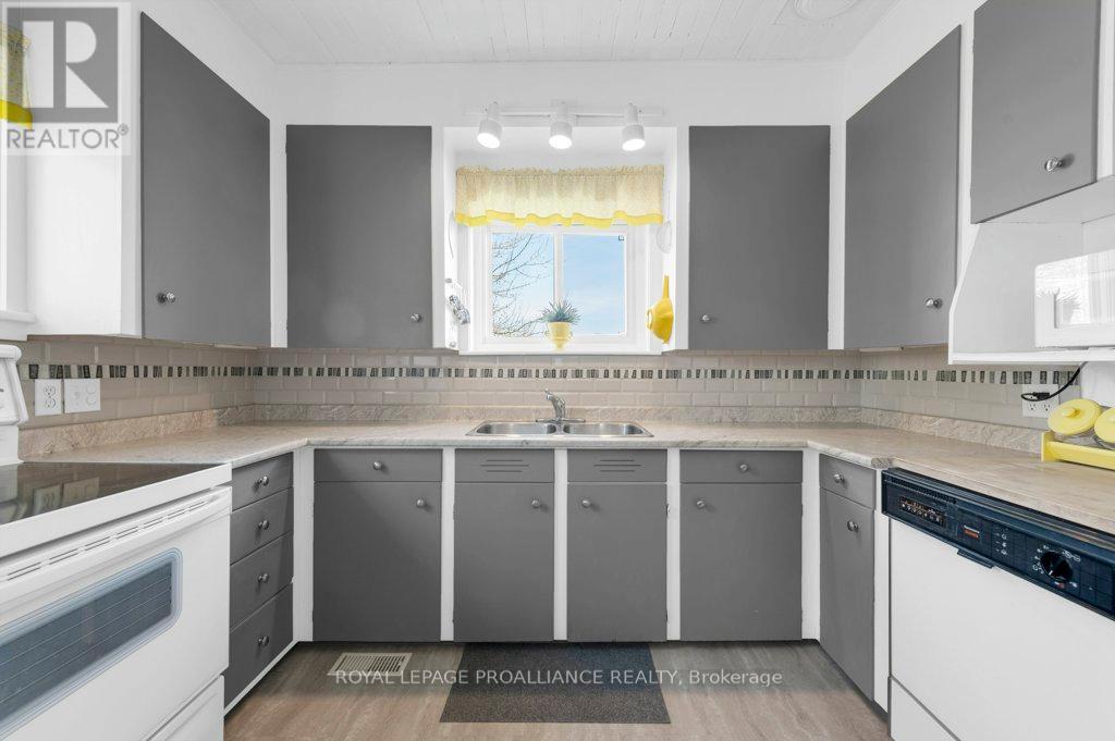 39 Palmateer Road, Tweed (Hungerford (Twp)), Ontario  K0K 3J0 - Photo 12 - X12315534