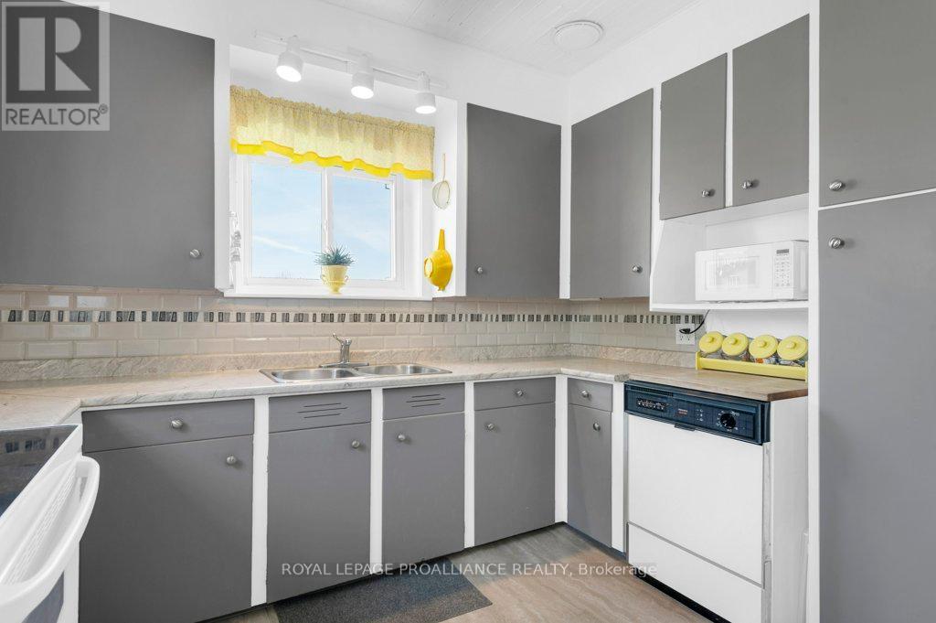 39 Palmateer Road, Tweed (Hungerford (Twp)), Ontario  K0K 3J0 - Photo 13 - X12315534