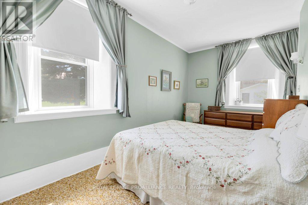 39 Palmateer Road, Tweed (Hungerford (Twp)), Ontario  K0K 3J0 - Photo 7 - X12315534