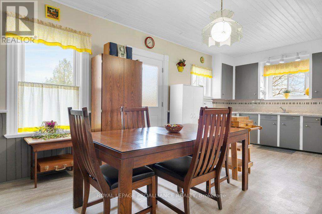 39 Palmateer Road, Tweed (Hungerford (Twp)), Ontario  K0K 3J0 - Photo 9 - X12315534