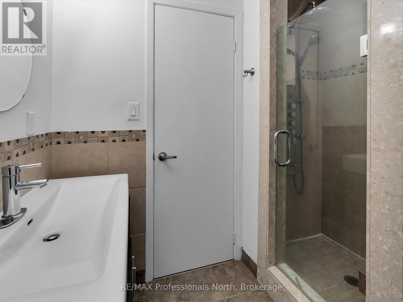 1375 Sherwood Forest Drive, Bracebridge, Ontario  P1L 1X3 - Photo 10 - X12315504