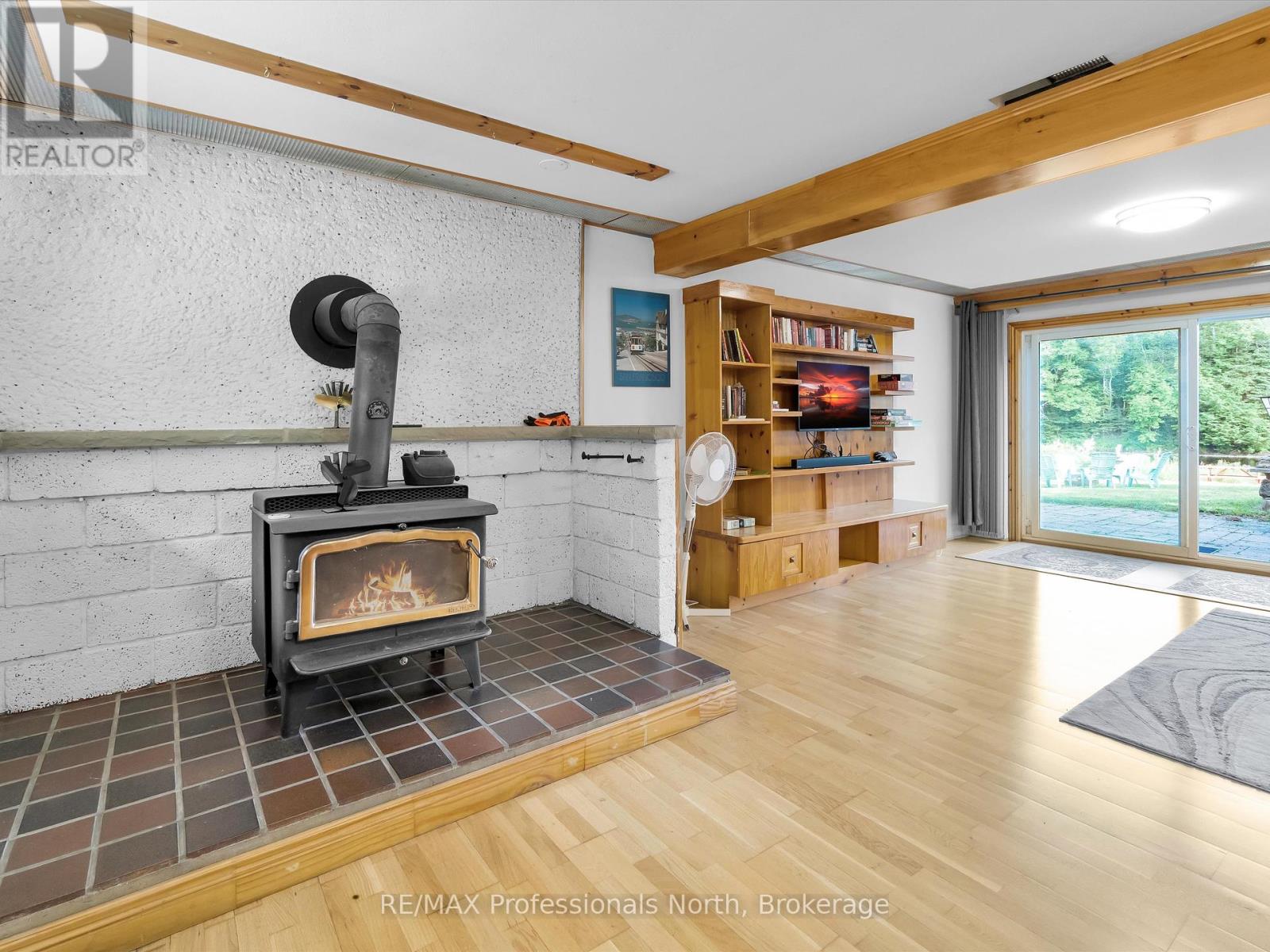 1375 Sherwood Forest Drive, Bracebridge, Ontario  P1L 1X3 - Photo 12 - X12315504