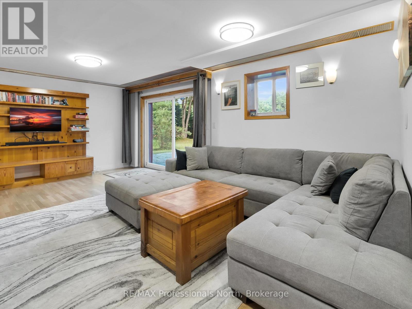 1375 Sherwood Forest Drive, Bracebridge, Ontario  P1L 1X3 - Photo 16 - X12315504