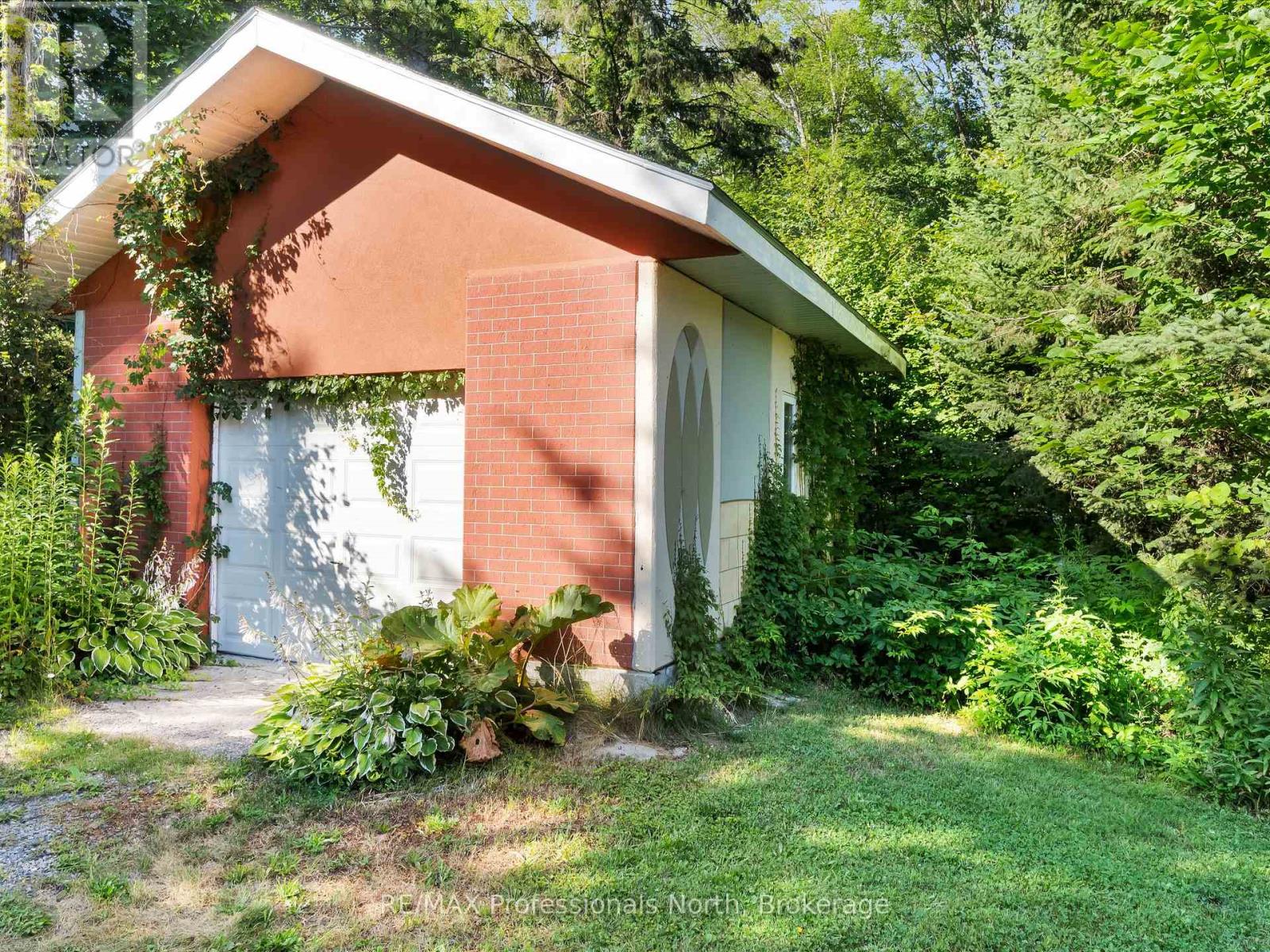 1375 Sherwood Forest Drive, Bracebridge, Ontario  P1L 1X3 - Photo 28 - X12315504