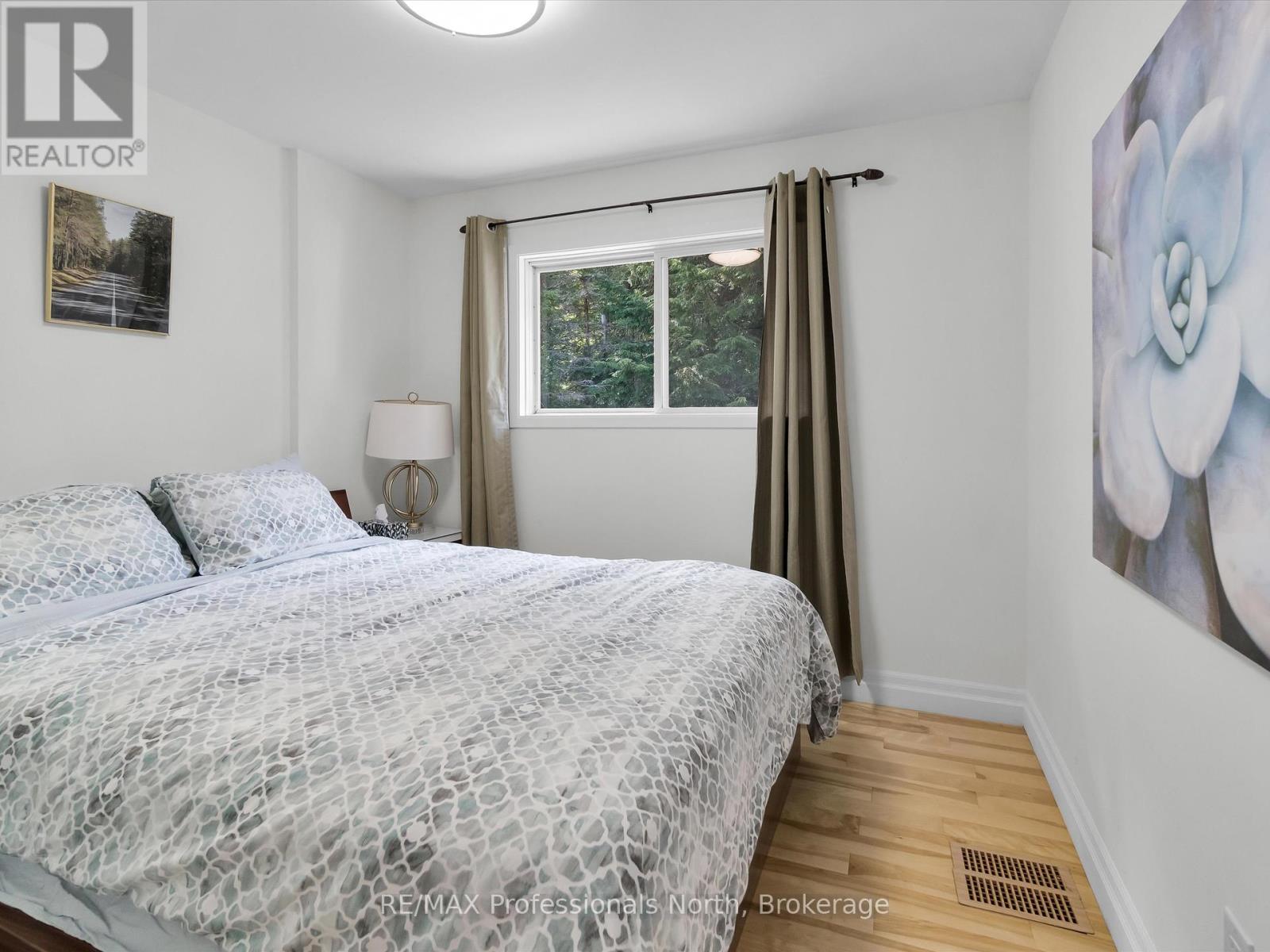 1375 Sherwood Forest Drive, Bracebridge, Ontario  P1L 1X3 - Photo 8 - X12315504