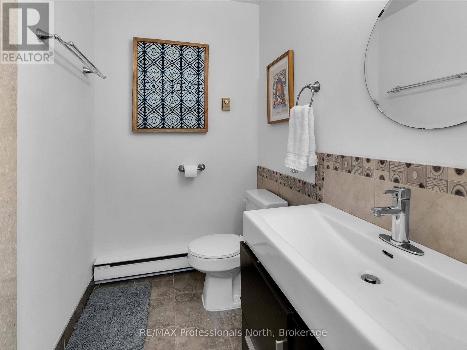 1375 Sherwood Forest Drive, Bracebridge, Ontario  P1L 1X3 - Photo 9 - X12315504