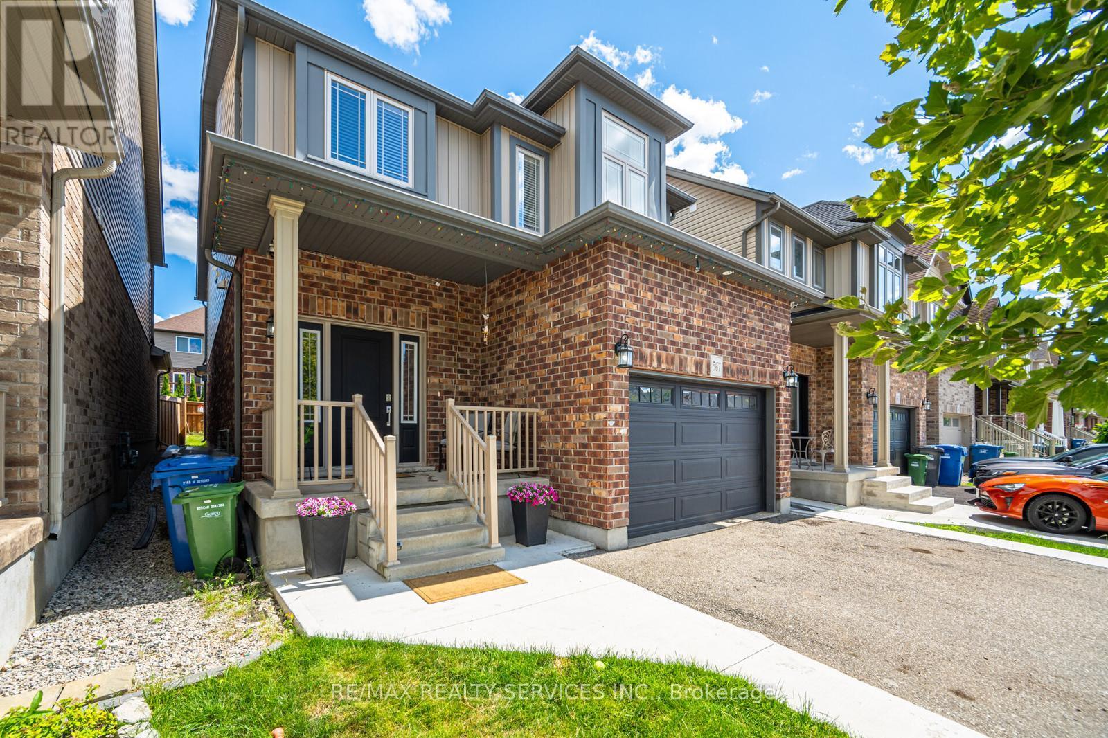 Property at 567 STARWOOD DRIVE image 2