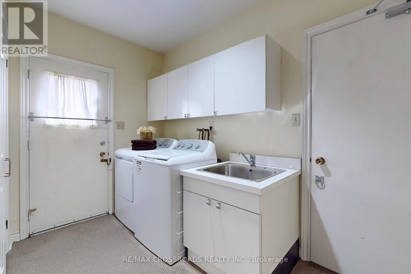 8 Orchid Court, Toronto, Ontario  M2L 2X8 - Photo 17 - C12315551