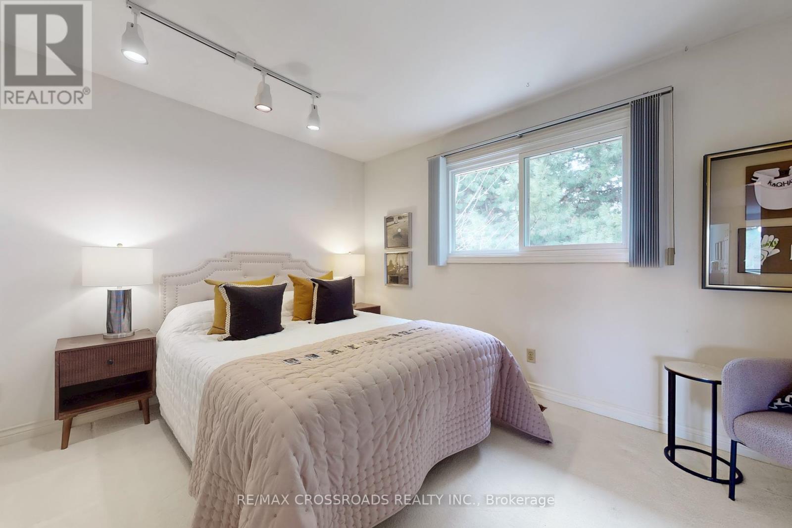 8 Orchid Court, Toronto, Ontario  M2L 2X8 - Photo 24 - C12315551