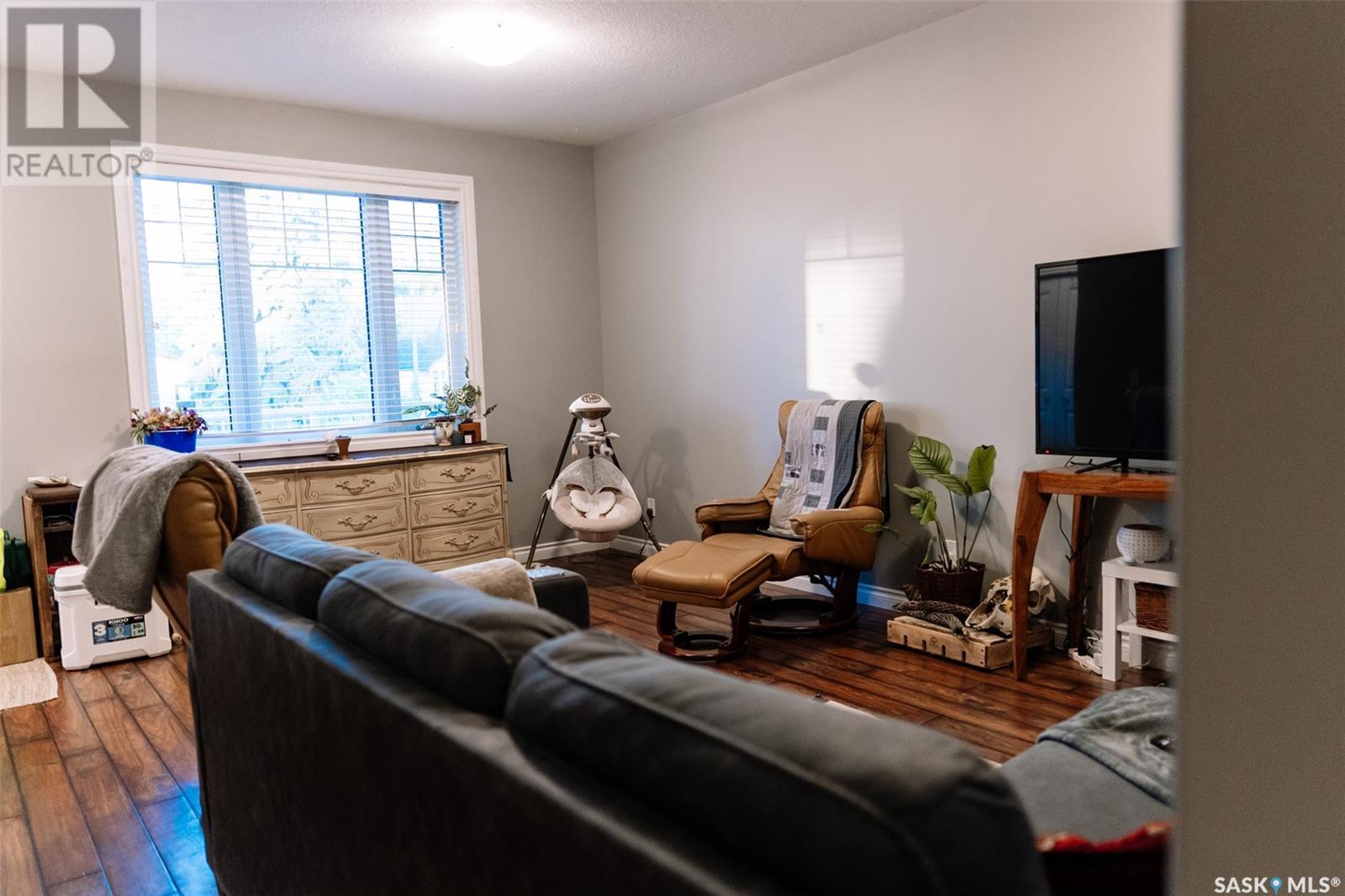 Property at 2710 Francis STREET image 3