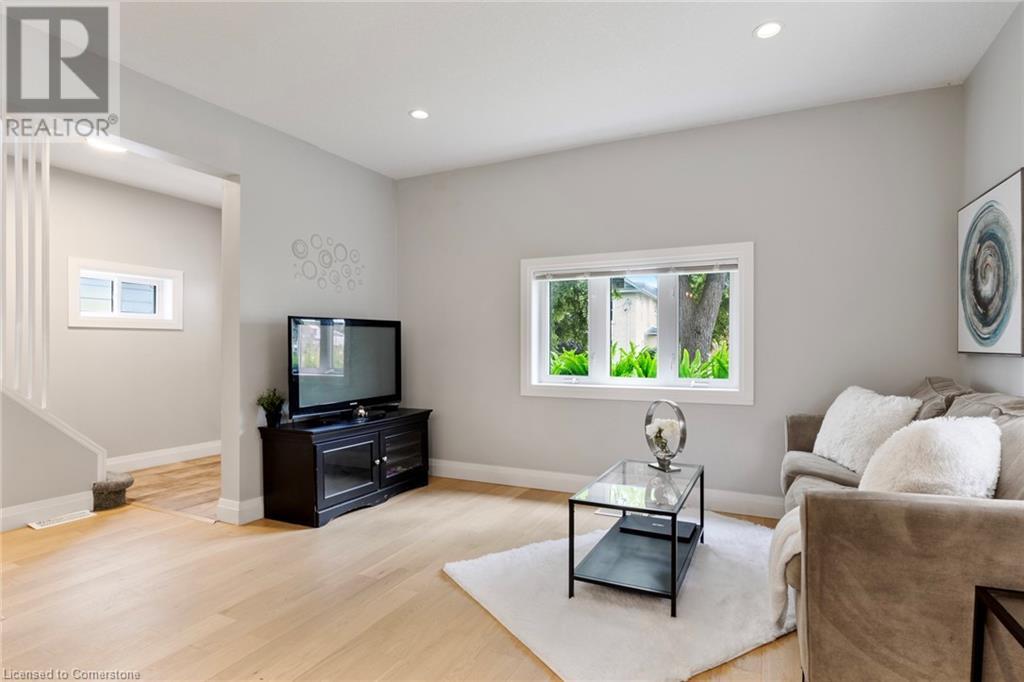 Property at 731 WILLIAM Street image 5