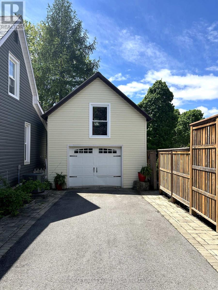 21a Centre Street, Prince Edward County, Ontario  K0K 2T0 - Photo 31 - X12315483