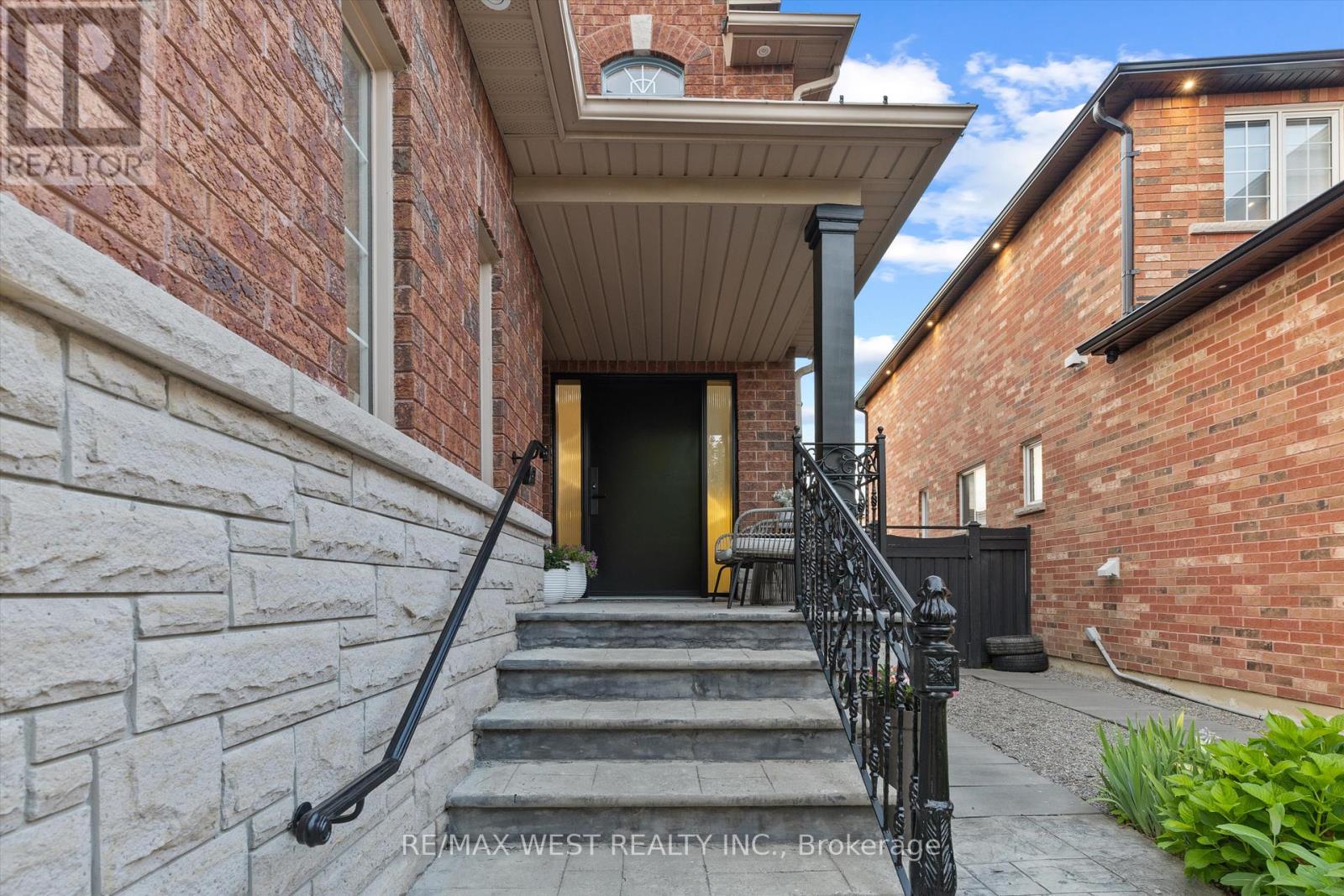 Property at 3 NATUREVIEW COURT image 5