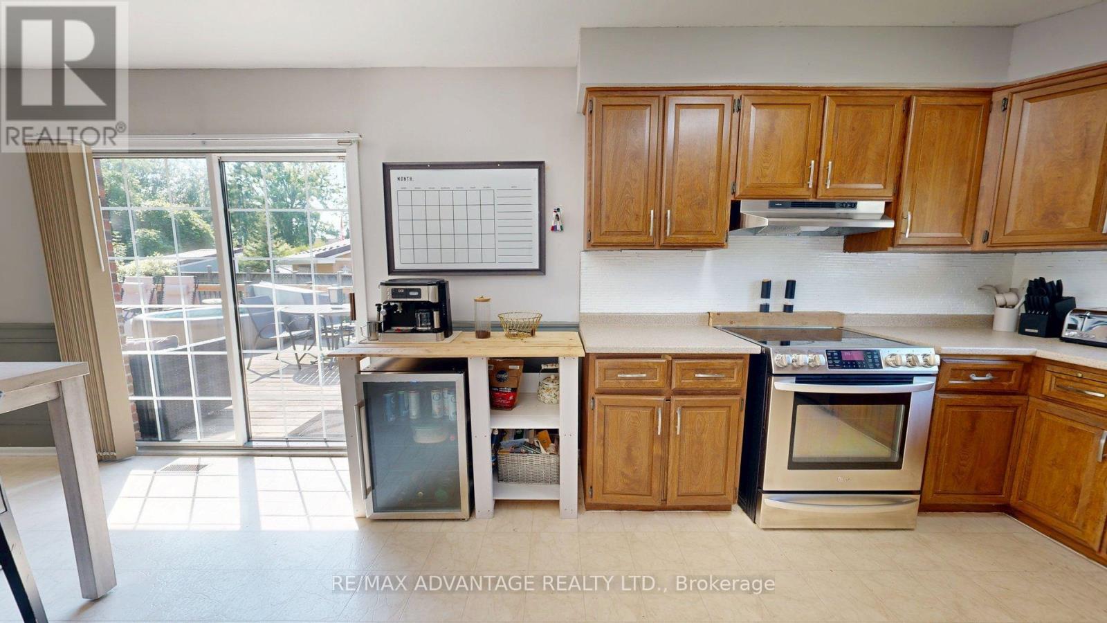 144 Antrim Crescent, London South, Ontario  N6E 1G8 - Photo 11 - X12315696