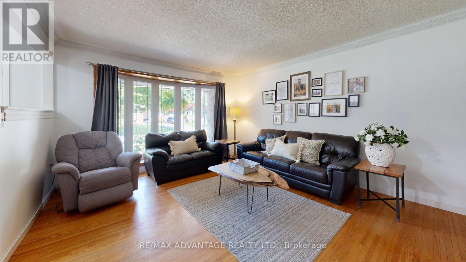 144 Antrim Crescent, London South, Ontario  N6E 1G8 - Photo 4 - X12315696