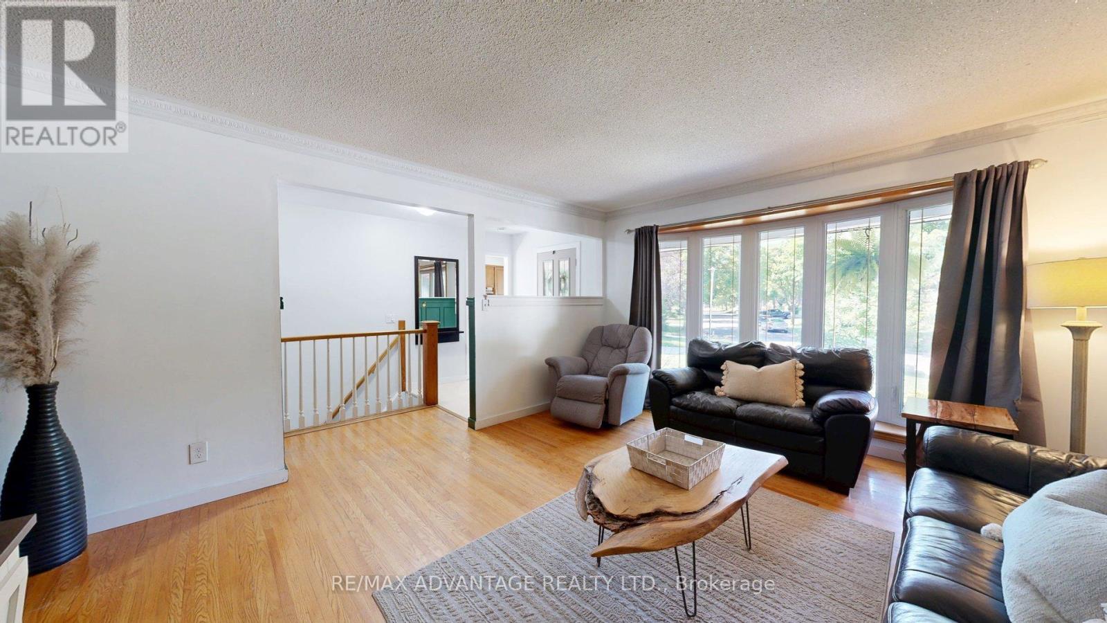 144 Antrim Crescent, London South, Ontario  N6E 1G8 - Photo 5 - X12315696
