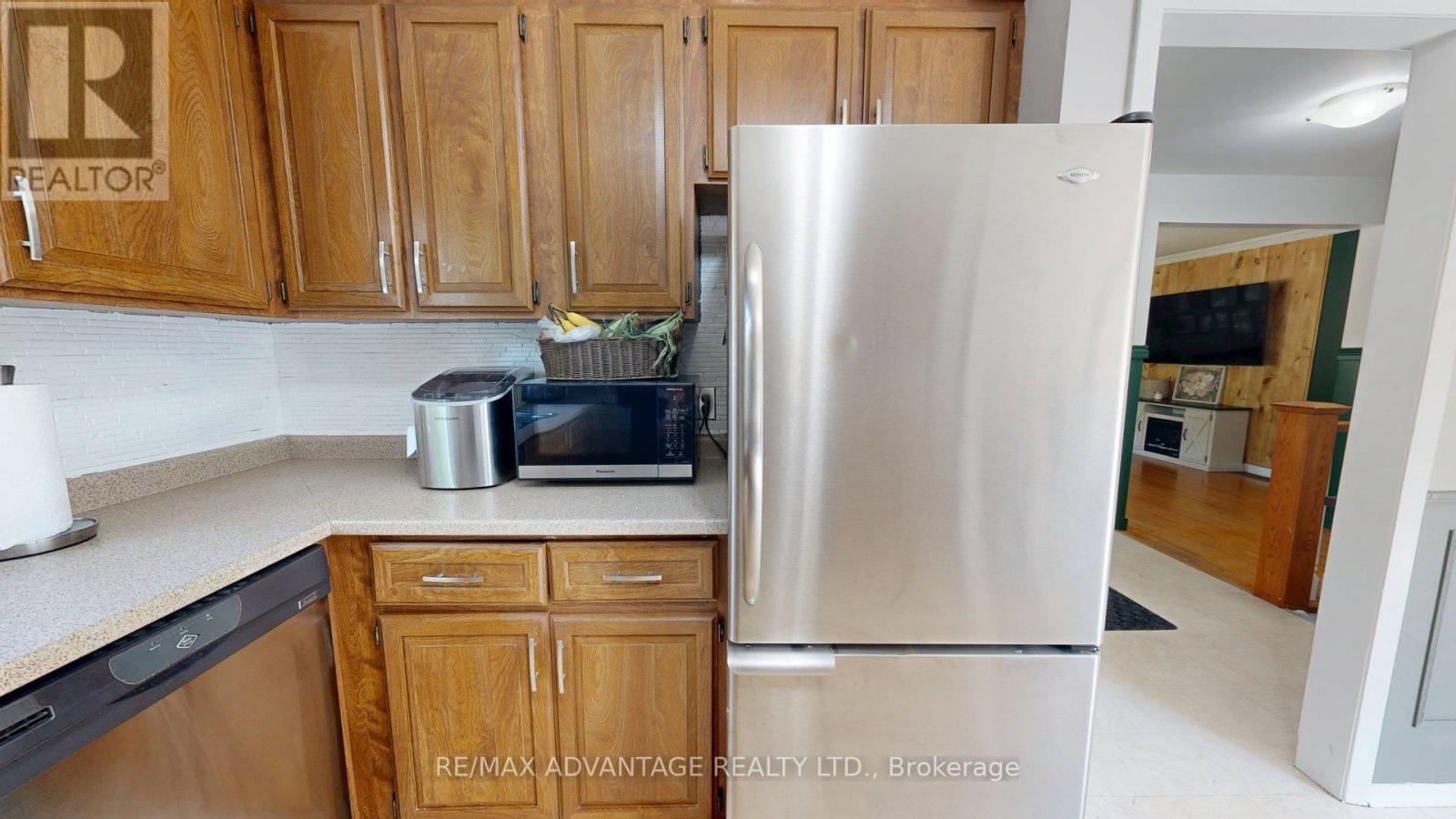 144 Antrim Crescent, London South, Ontario  N6E 1G8 - Photo 9 - X12315696