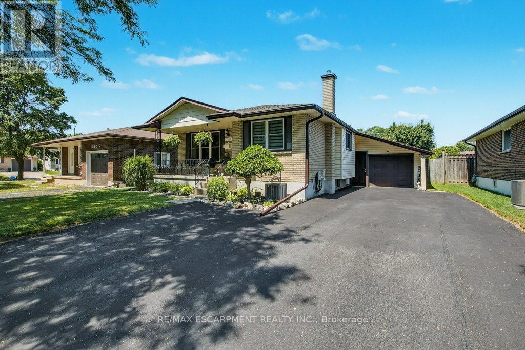 Property at 5945 FRONTENAC STREET image 3