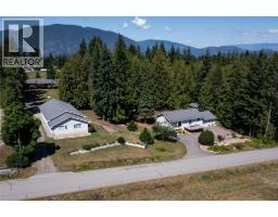 5801 35 Street NE, salmon arm, British Columbia