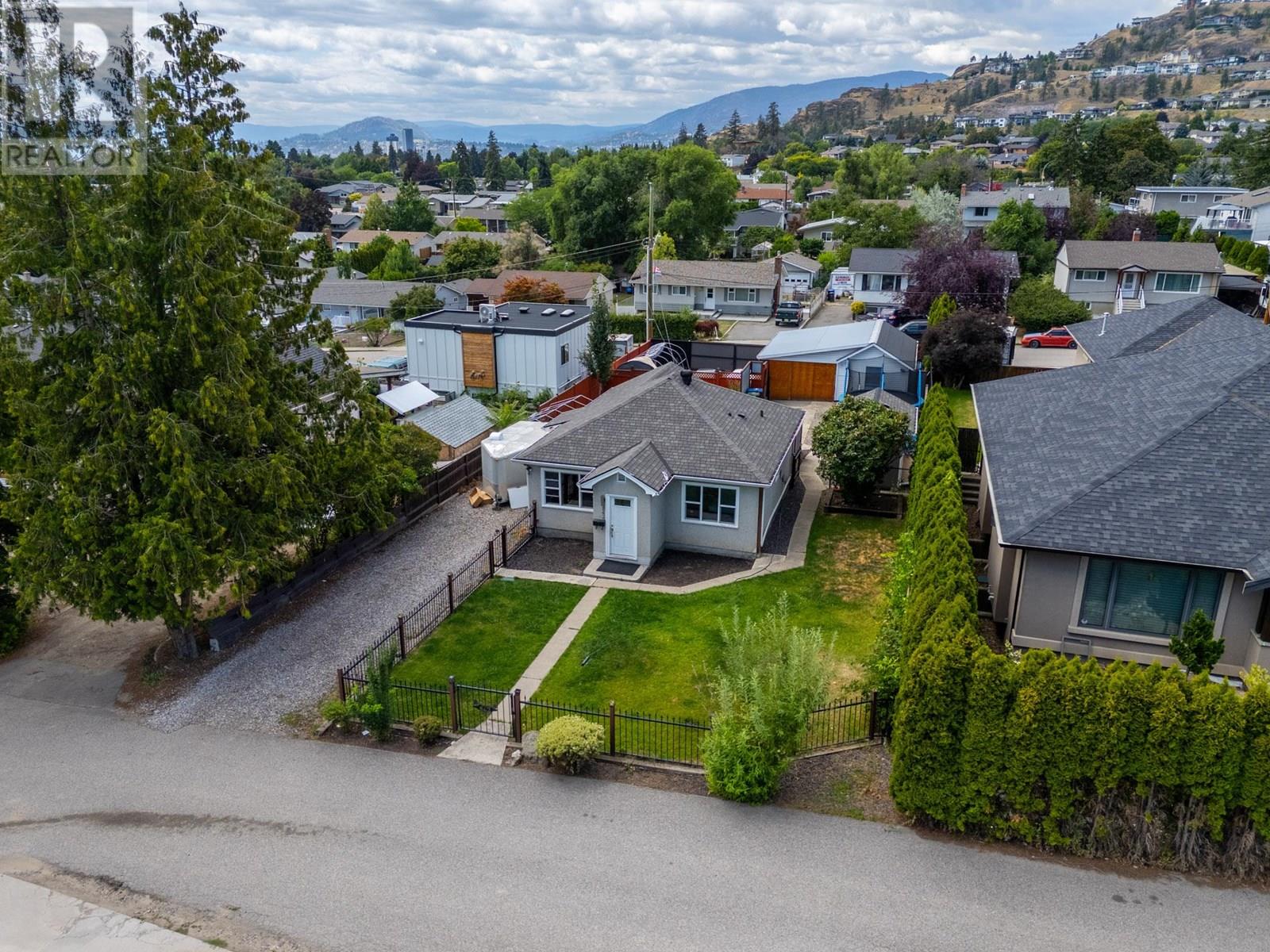 Property at 842 Glenmore Drive image 3