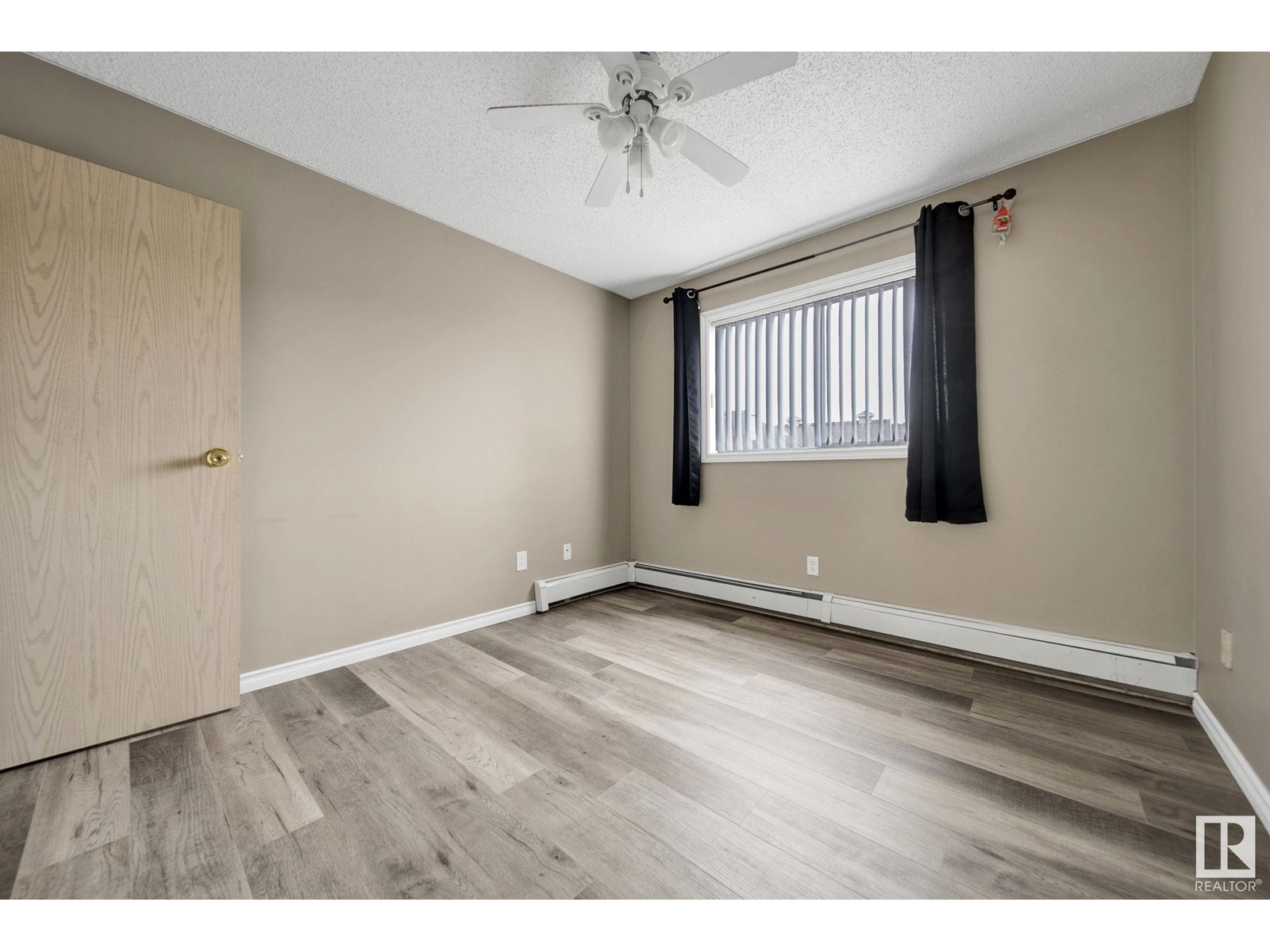 #401 4220-139 Ave Nw Nw, Edmonton, Alberta  T5Y 2Y2 - Photo 19 - E4450350