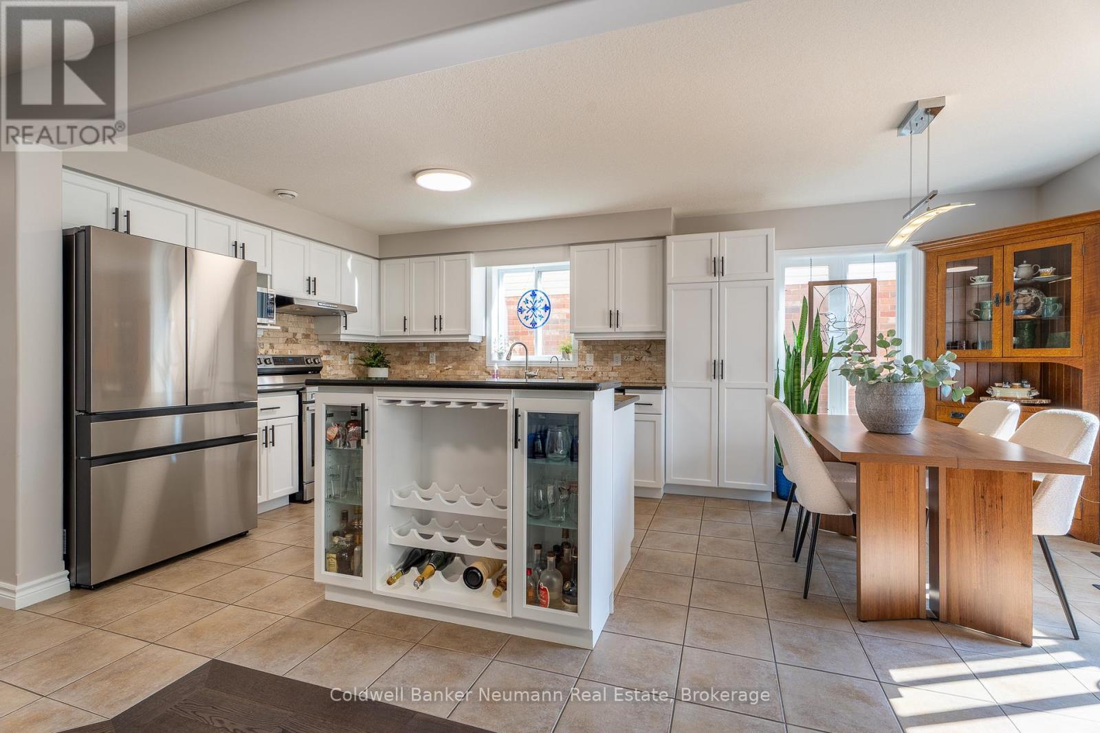 124 Clough Crescent, Guelph, Ontario  N1L 0E4 - Photo 8 - X12315641