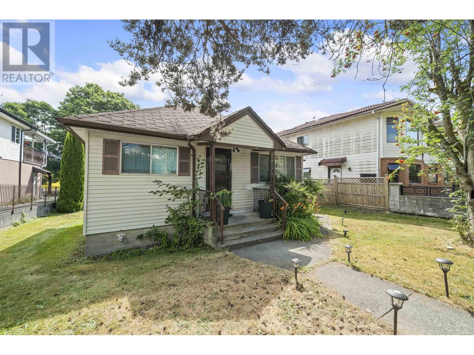 Property at 5974 ARGYLE STREET image 3