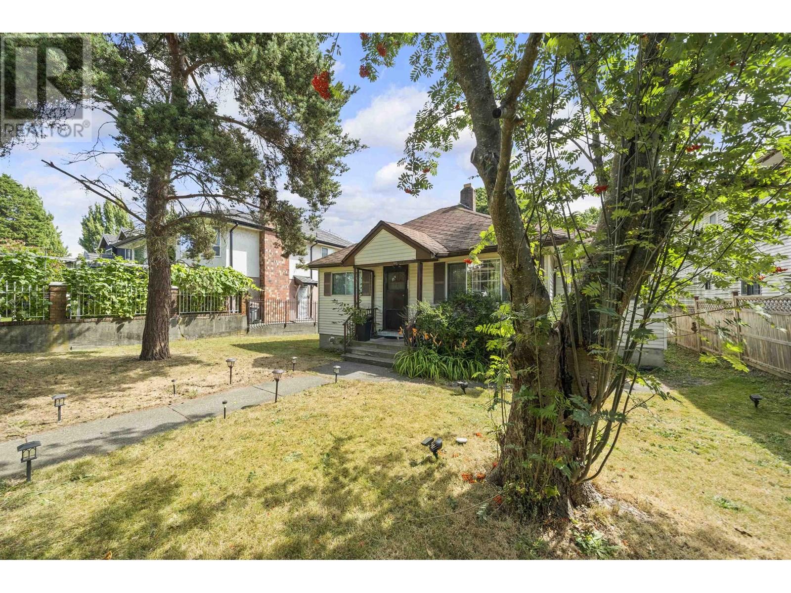 Property at 5974 ARGYLE STREET image 4