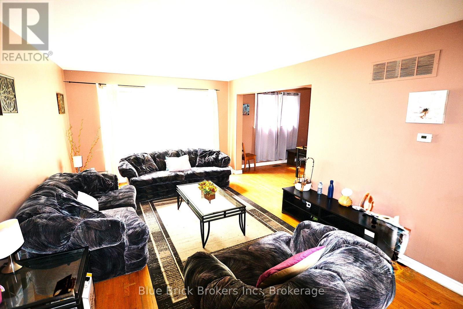 Property at 2290 DELKUS CRESCENT image 3