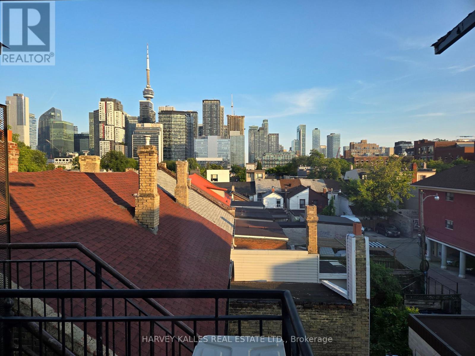 453 Dundas Street W, Toronto, Ontario  M5J 2Y5 - Photo 3 - C12312553
