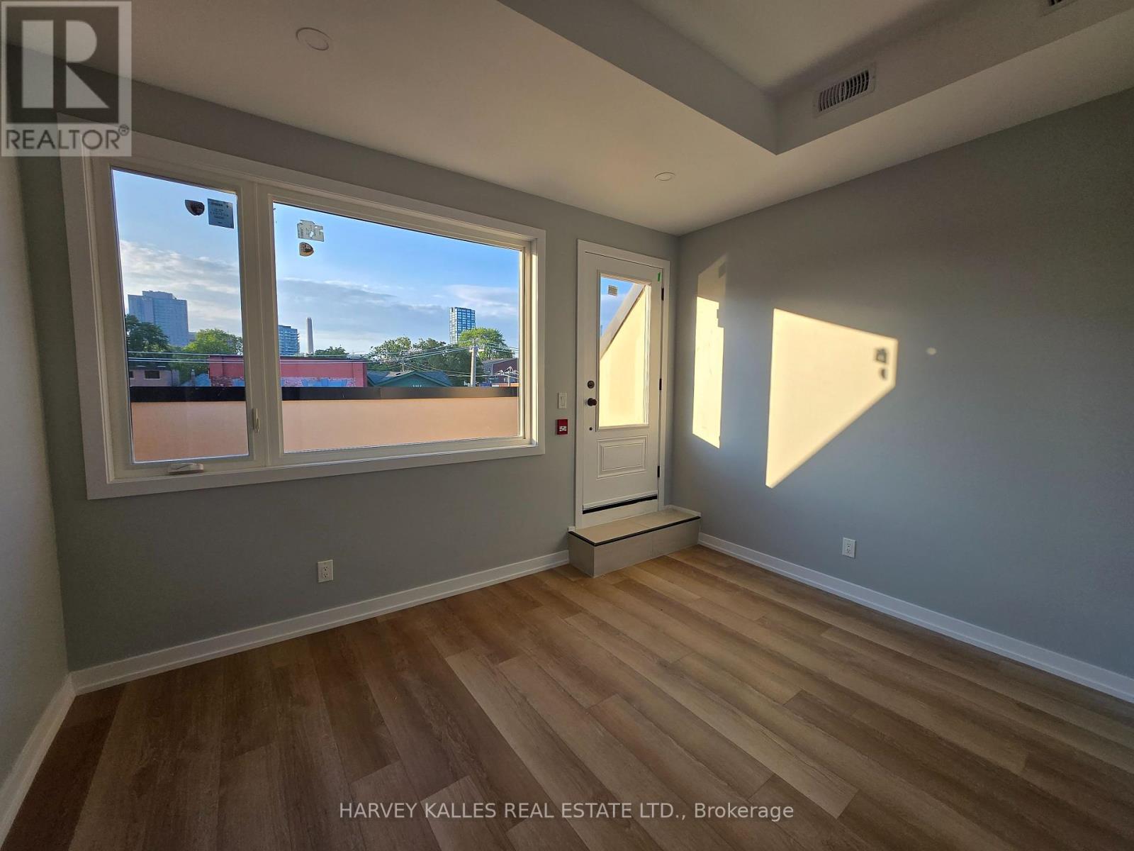 453 Dundas Street W, Toronto, Ontario  M5J 2Y5 - Photo 6 - C12312553