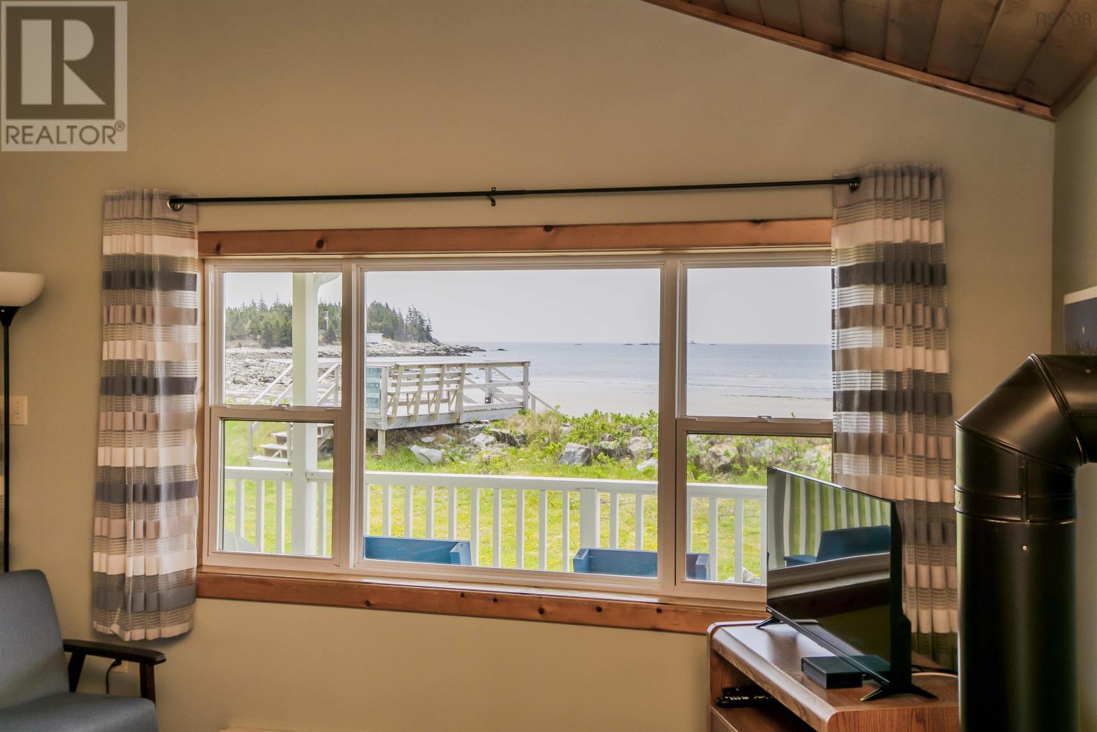 1 Gull Rock Road, Lockeport, Nova Scotia  B0T 1L0 - Photo 2 - 202500654