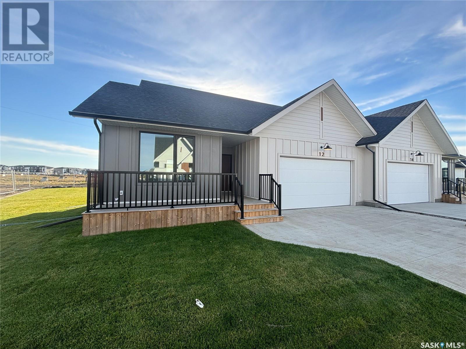 32 105 Hathway Crescent, Saskatoon, Saskatchewan  S7V 0P5 - Photo 1 - SK014201