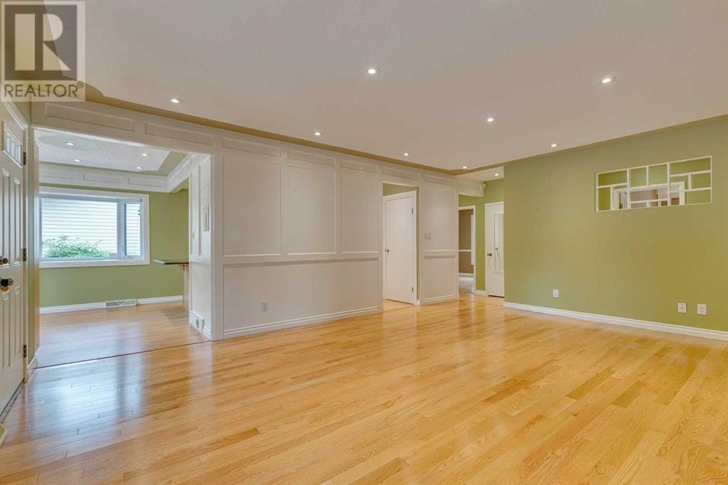 Property at 1032 80 Avenue SW image 5