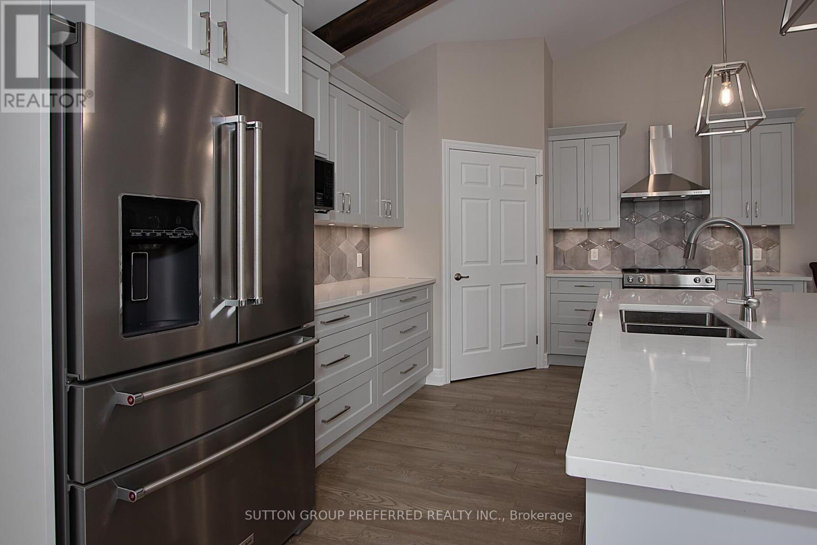 114 Barons Court, Central Elgin, Ontario  N0L 1B0 - Photo 10 - X12315698