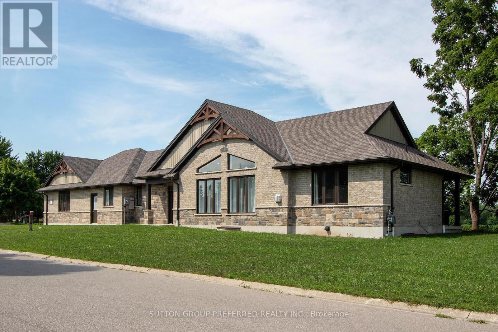 114 Barons Court, Central Elgin, Ontario  N0L 1B0 - Photo 3 - X12315698