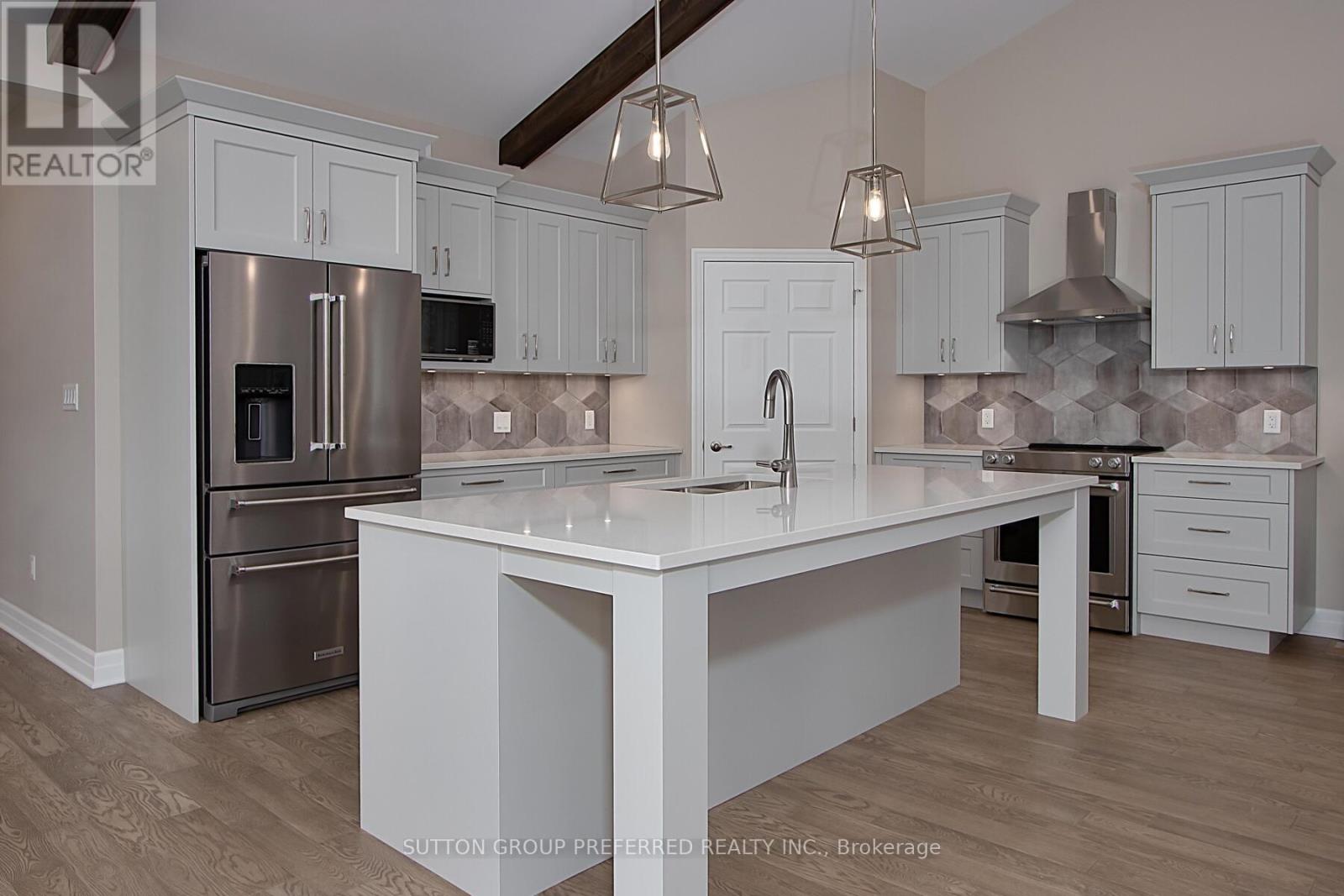 114 Barons Court, Central Elgin, Ontario  N0L 1B0 - Photo 9 - X12315698