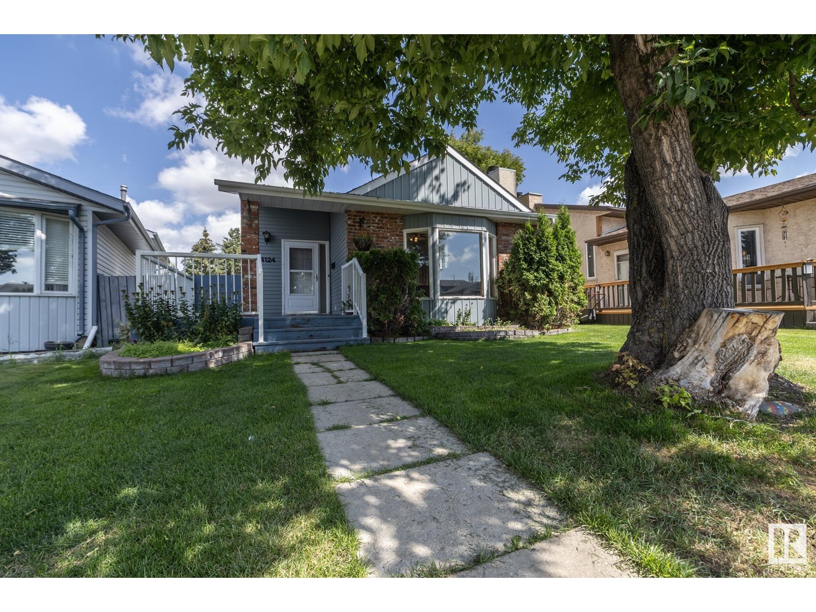 Property at 4124 37A ST NW image 1