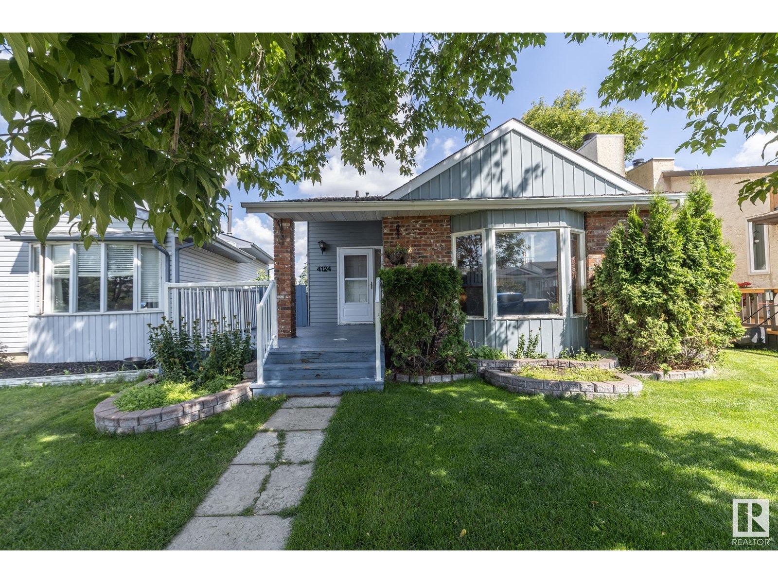 Property at 4124 37A ST NW image 2